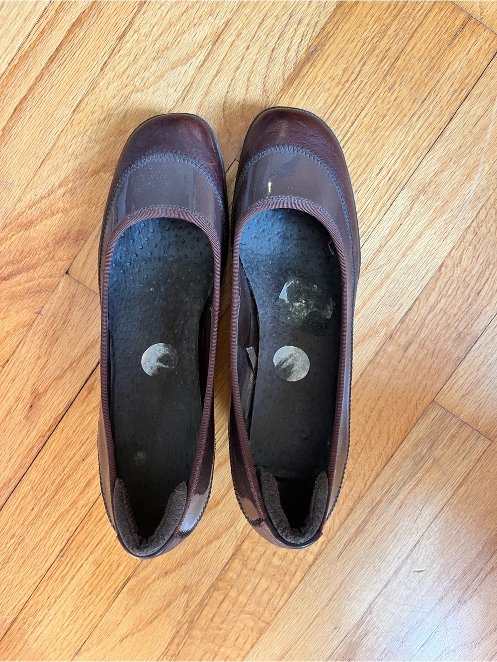Women’s burgundy Slip-On Comfort Flats